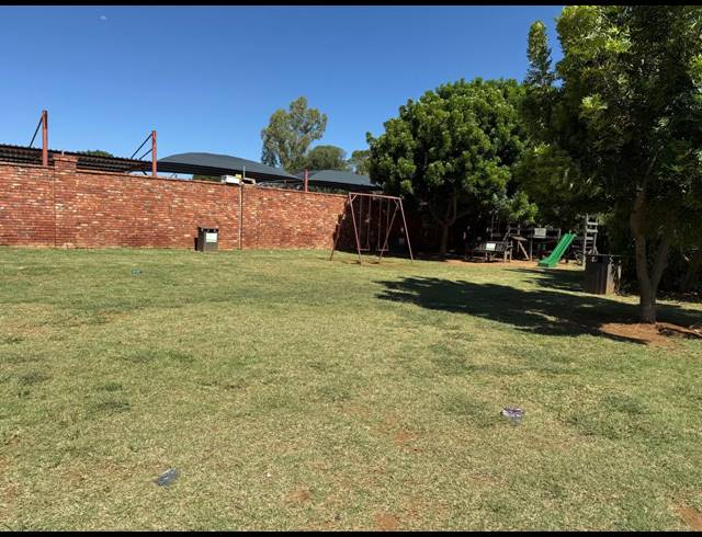 3 BEDROOM TOWNHOUSE FOR SALE IN WATERVAL EAST